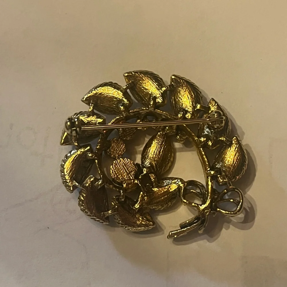 Vintage Style Gold and Green Leaf Brooch Enamel